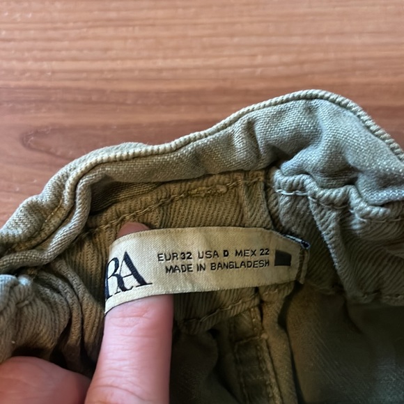 Zara Green Khaki Shorts - Picture 5 of 9